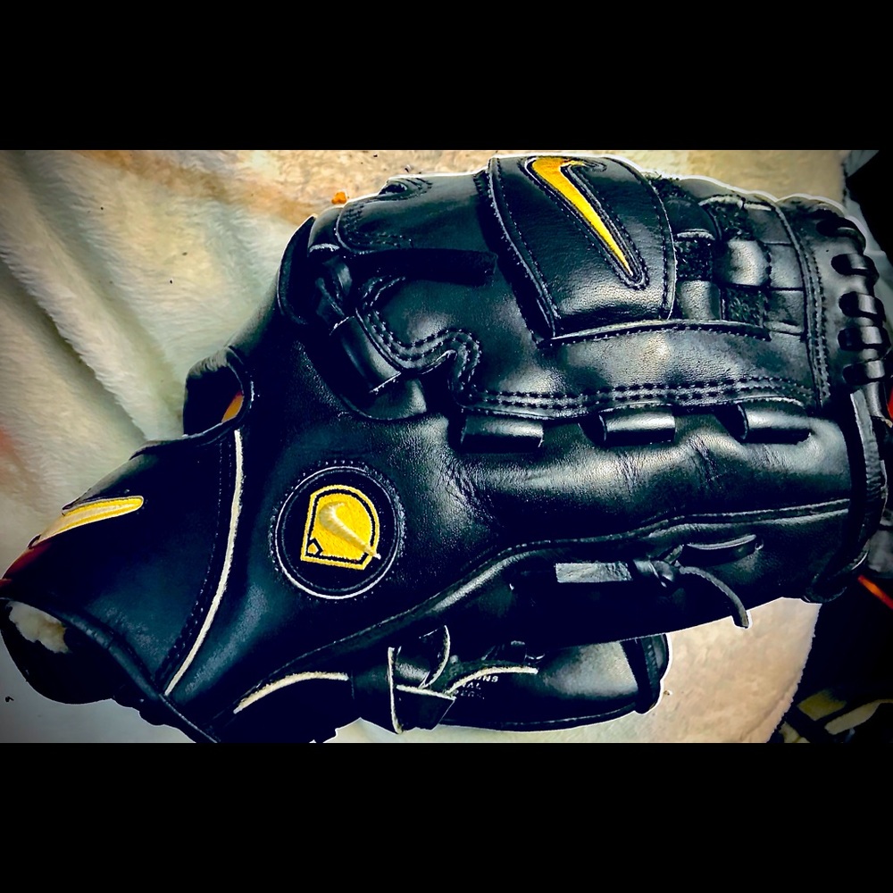 Nike baseball glove